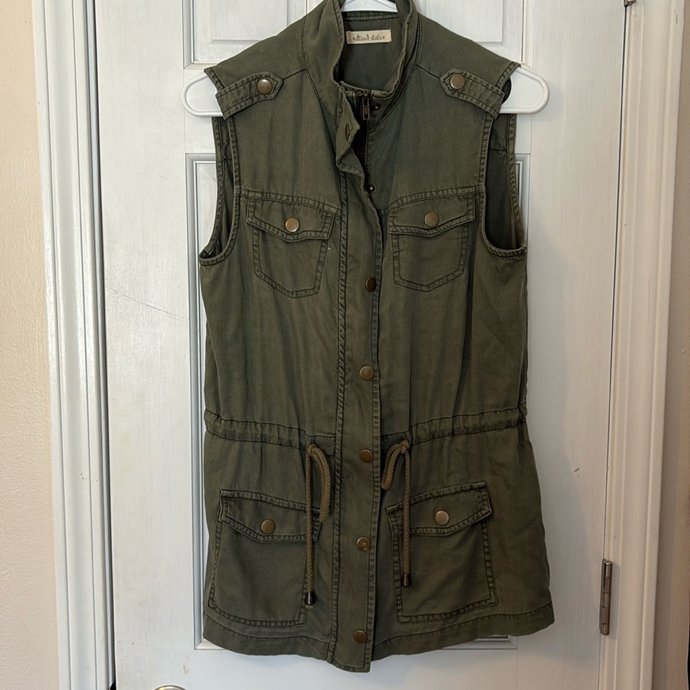 Altar’d State full zip vest
